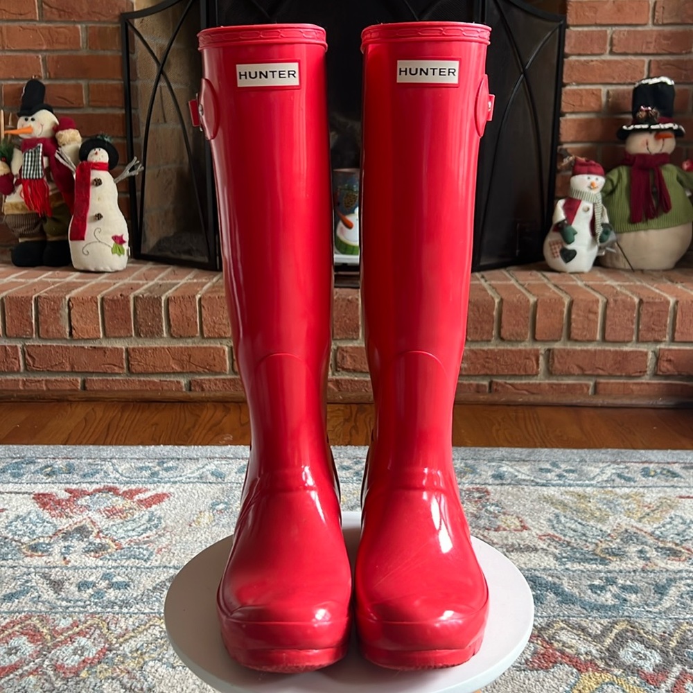 Barely worn coral pink Hunter boots
